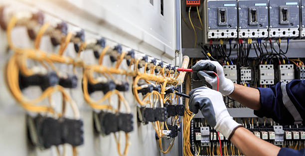 Professional Electrician technician working in Ashland, AL